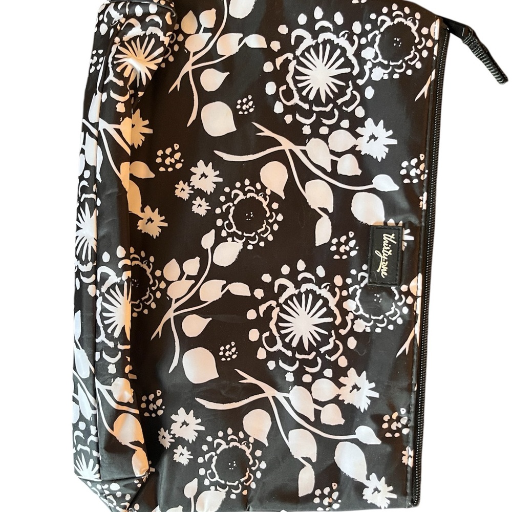 Thirty-One Black and White Floral small insulated tote